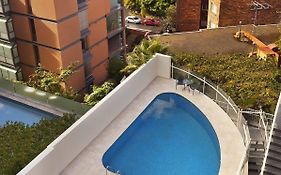 Macleay Hotel